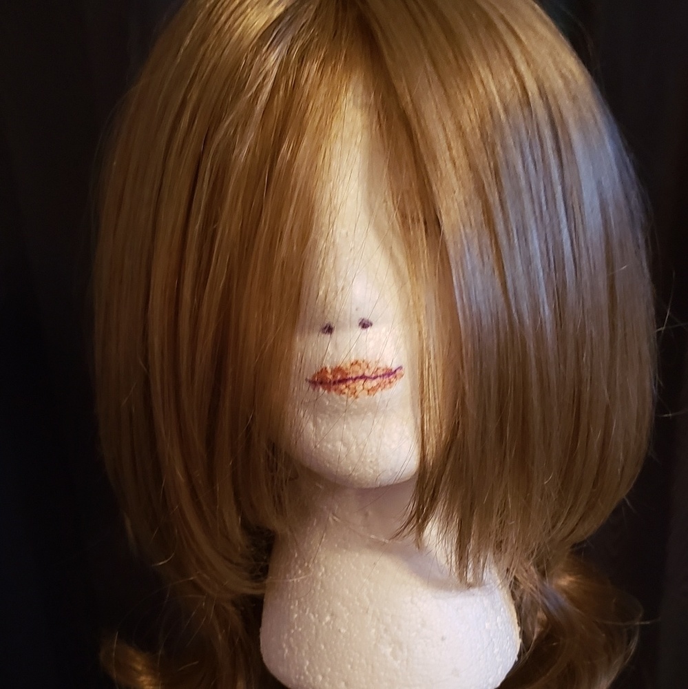 Synthetic layered wig, NWT